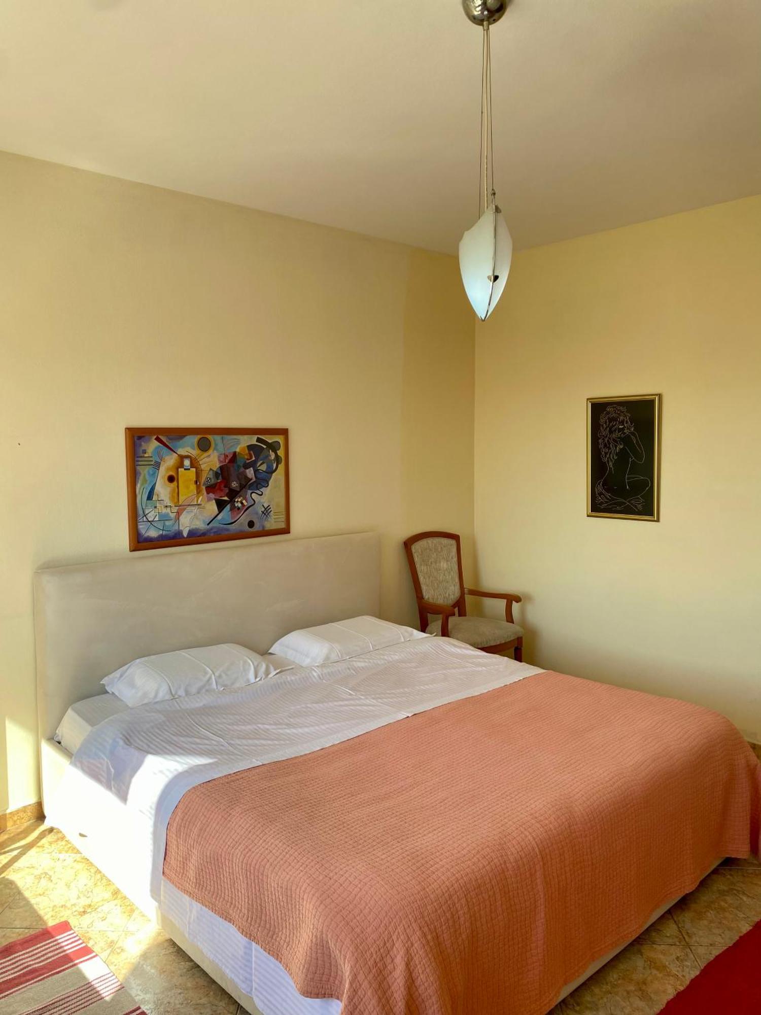 Rtsh Apartment Tirana Esterno foto